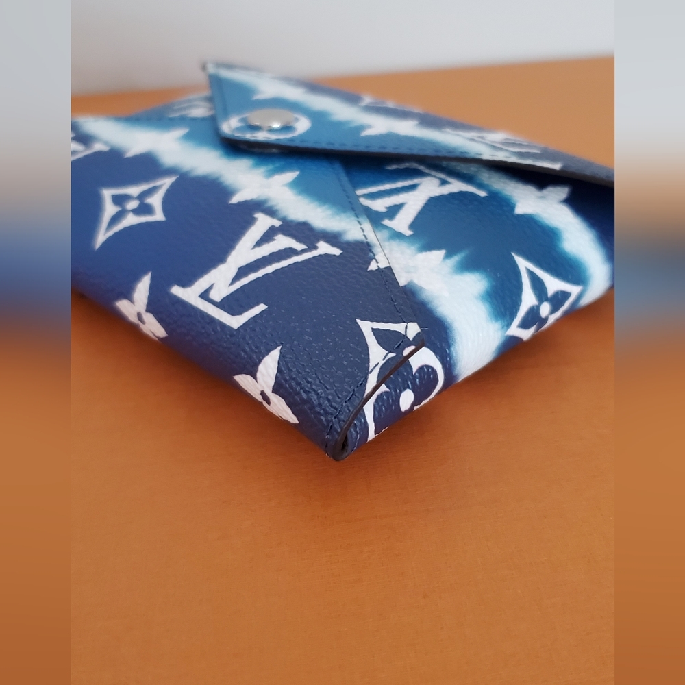 Louis Vuitton Medium Escale Blue Kirigami - Picture 10 of 12